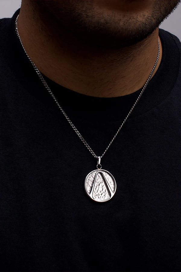 Borderlands 4 Vault Hunter’s Necklace - Image 3